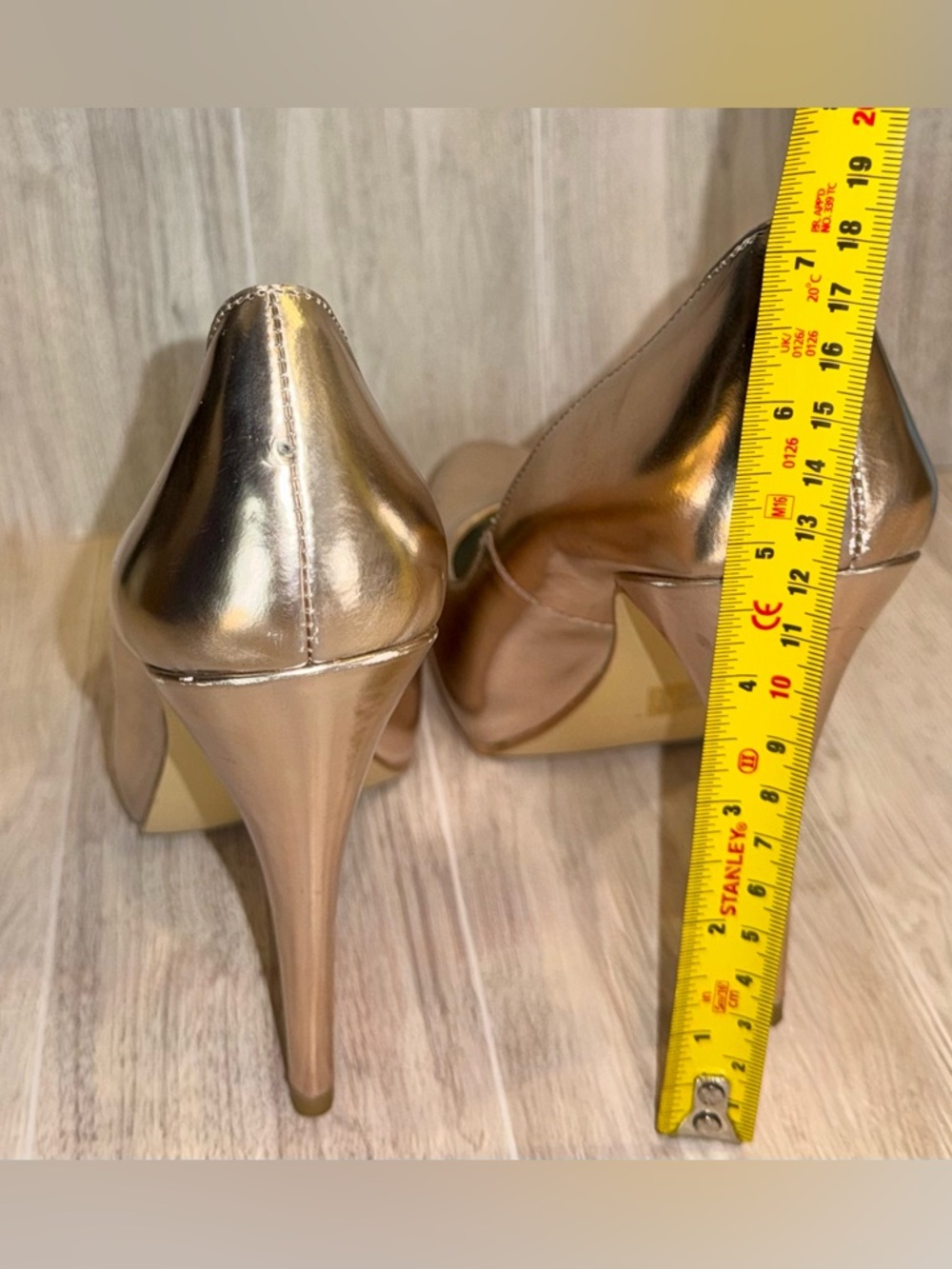 ✨ Metallic Rose Gold Platform Heels - size 7 - Picture 9 of 13